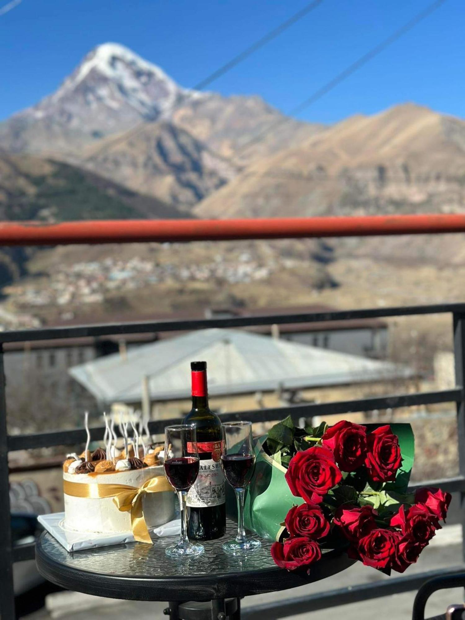Mate'S Home Kazbegi Extérieur photo